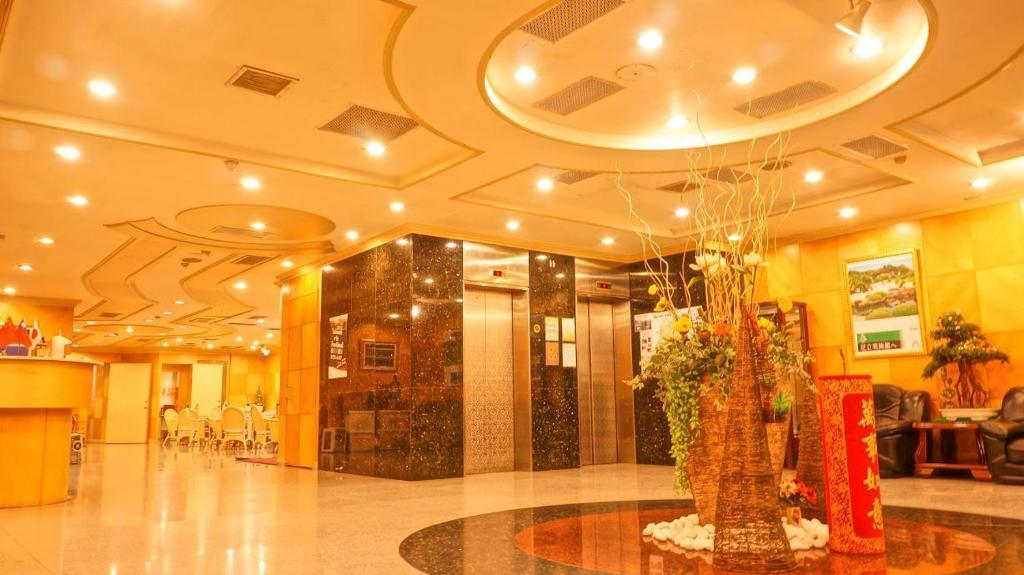 Hwa Du Hotel Tainan Esterno foto