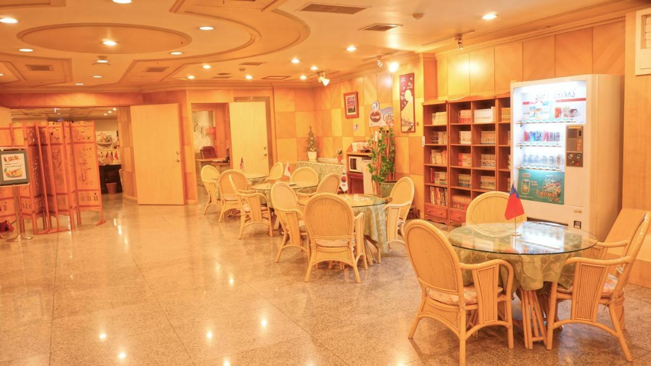 Hwa Du Hotel Tainan Esterno foto